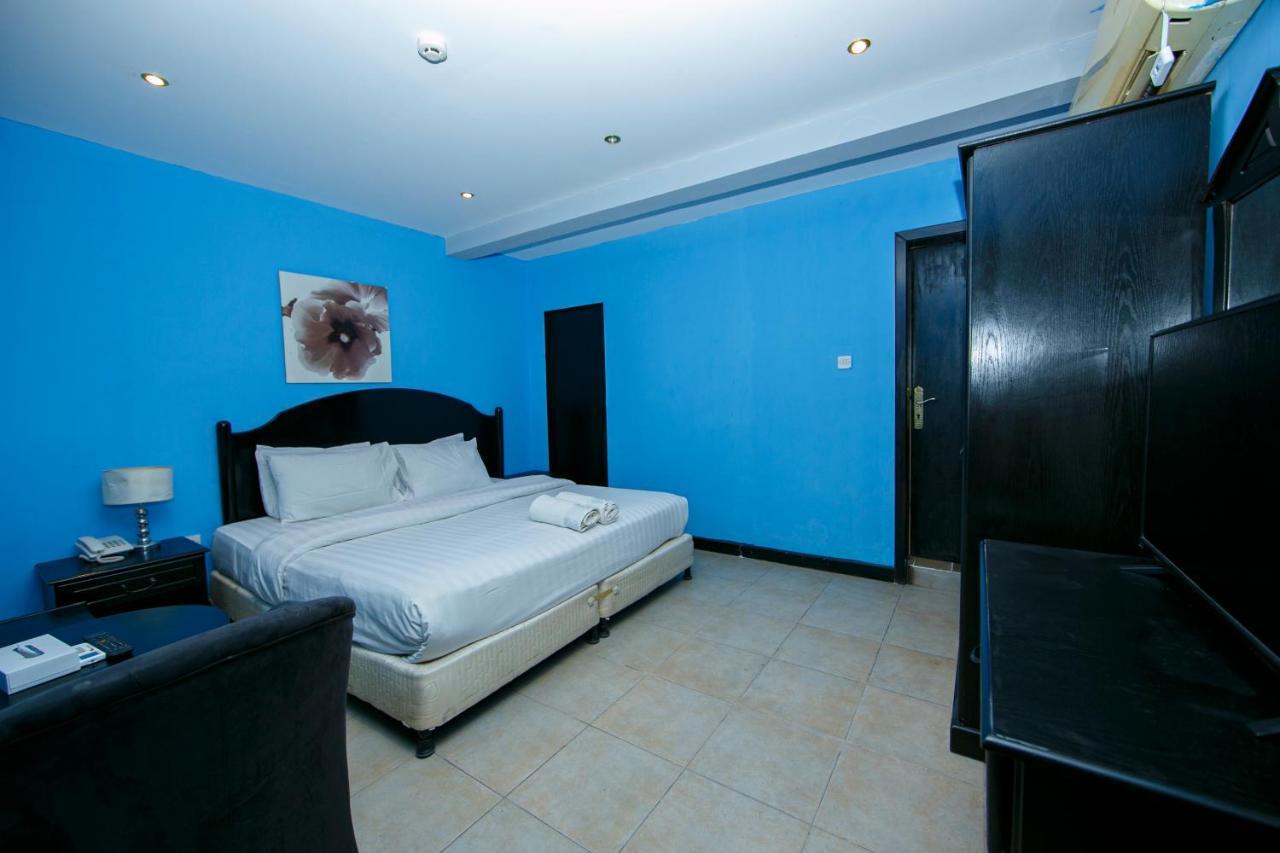 Bahrain Plaza Hotel Манама Экстерьер фото