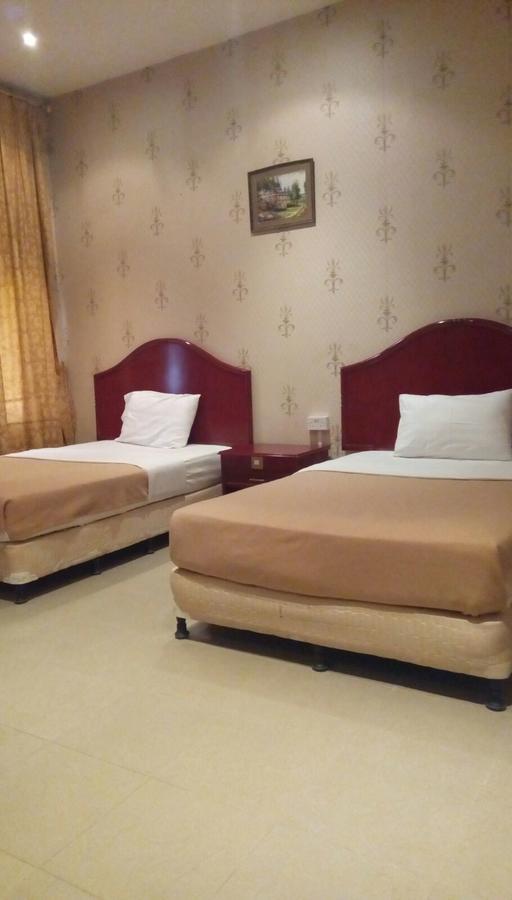 Bahrain Plaza Hotel Манама Экстерьер фото